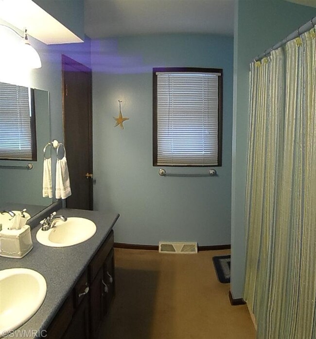 2448 Leffingwell Ave NE, Grand Rapids, MI 49525 - photo 4