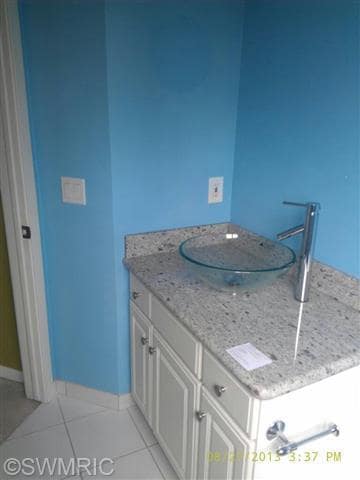 2028 Shetland Ct NE, Grand Rapids, MI 49505 - photo 4