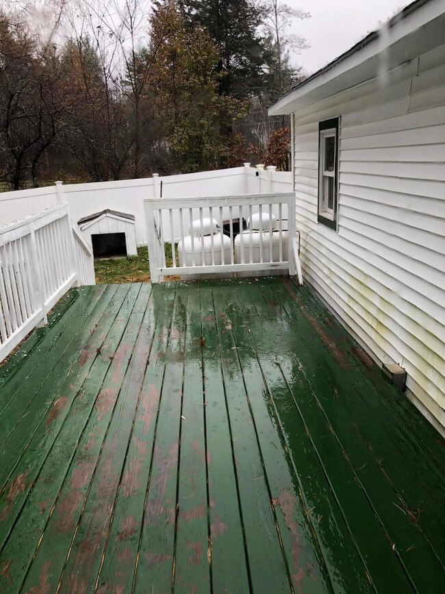 140 Oak St, Springvale, ME 04083 - photo 2