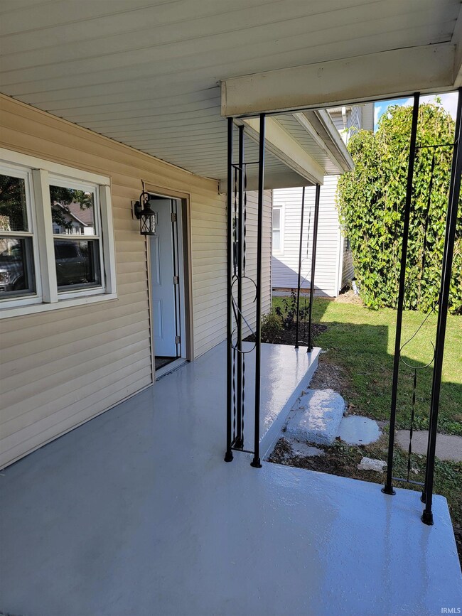 118 S Johnson St, Garrett, IN 46738 - photo 3