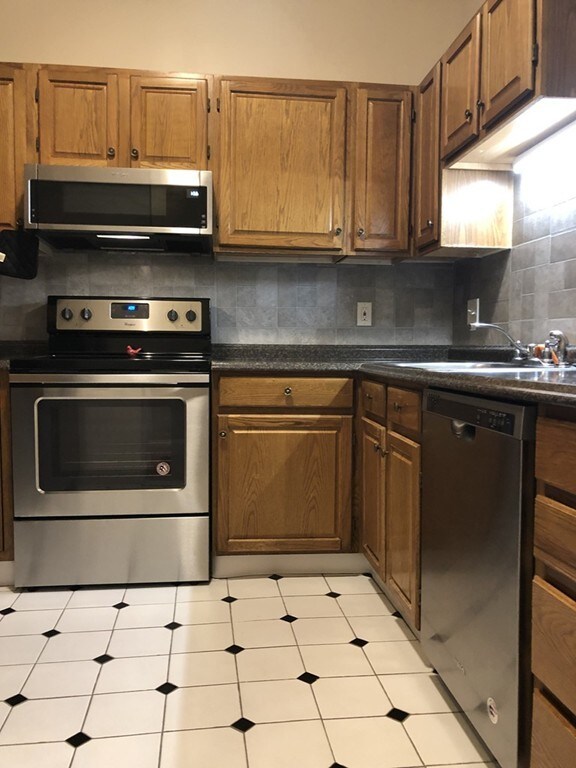 38 Carter St unit 104, Everett, MA 02149 - photo 6