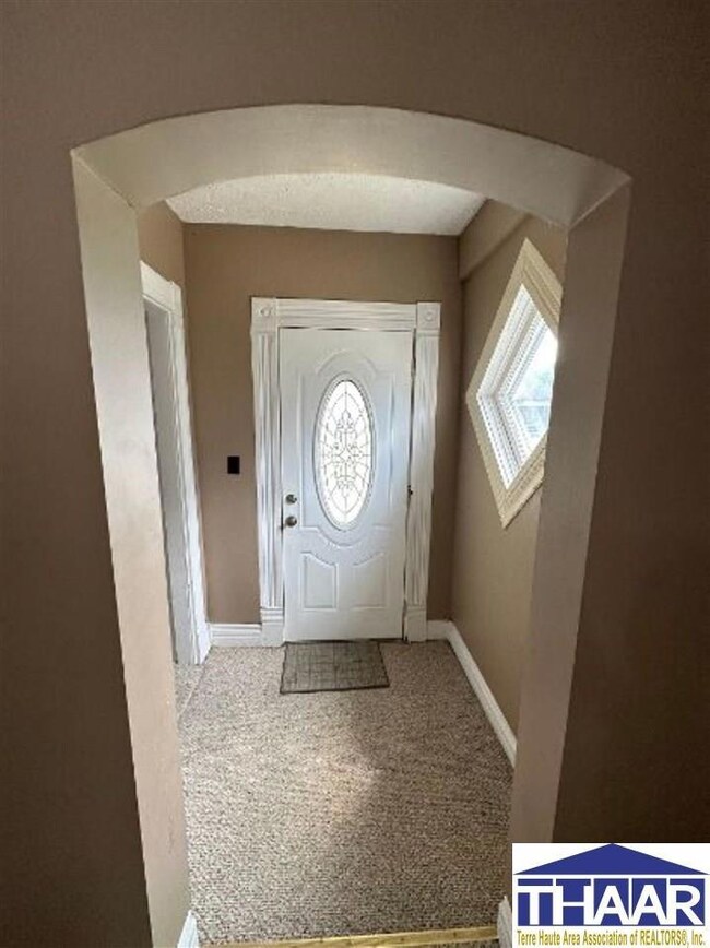 560 N Main St, Linton, IN 47441 - photo 6