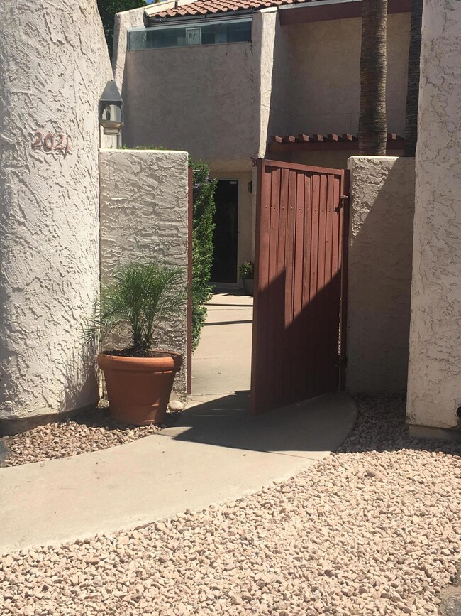 Entry into courtyard