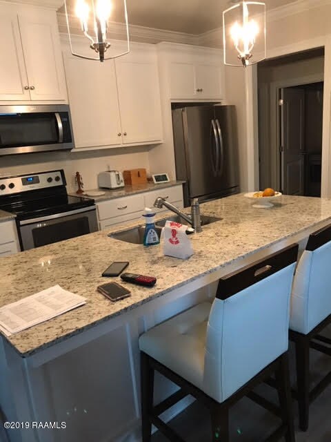 Kitchen 401 by Phyllis