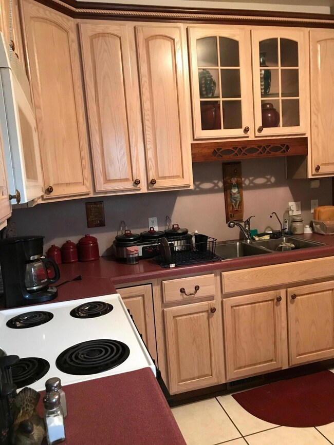 610 N Sycamore St, Lansing, MI 48933 - photo 7