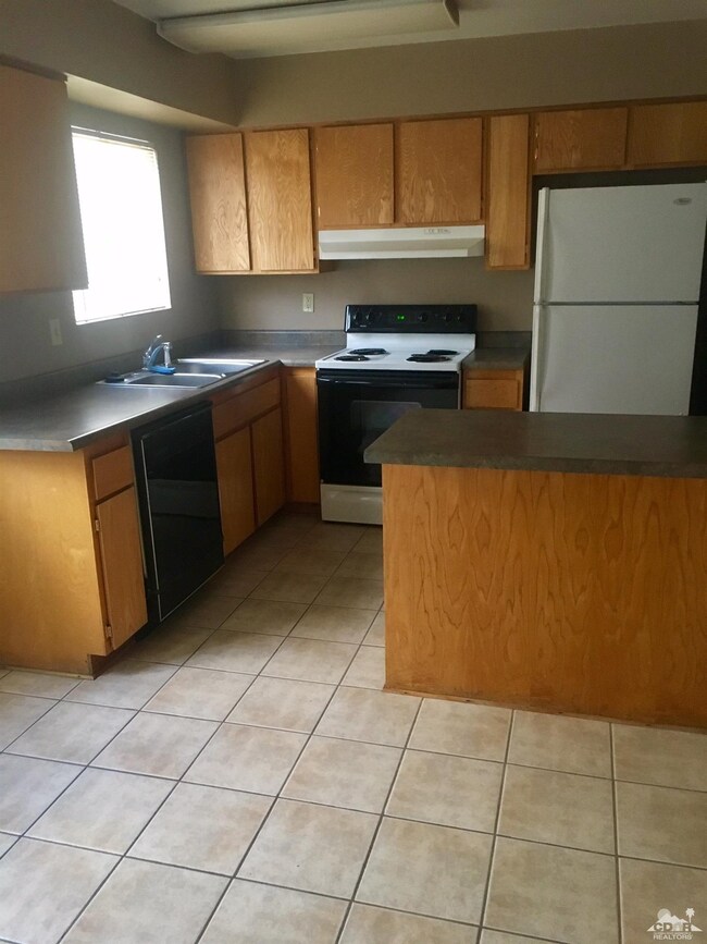 1020 N Lovekin Blvd unit 37, Blythe, CA 92225 - photo 7