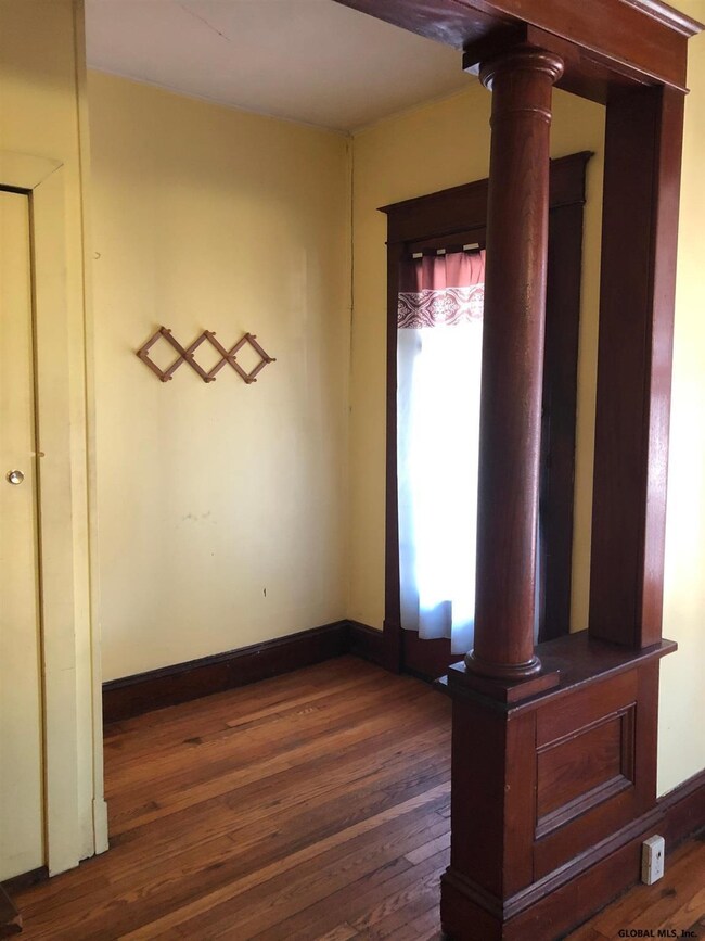 400 Leedale St, Albany, NY 12209 - photo 2