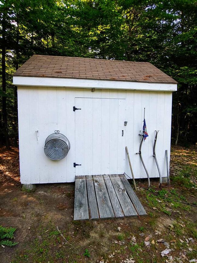 977 Hill Rd, Franklin, NH 03235 - photo 2