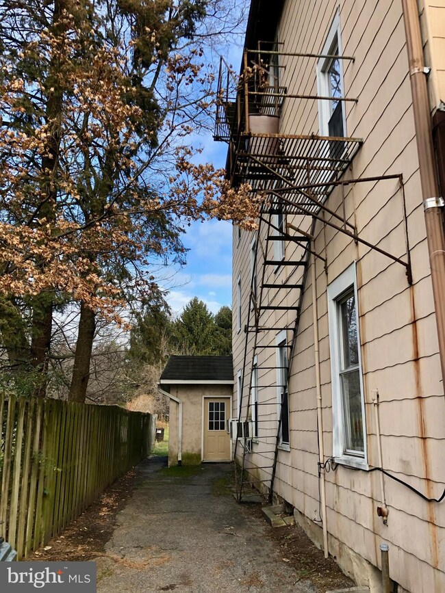 29 E Main St, Ephrata, PA 17522 - photo 4