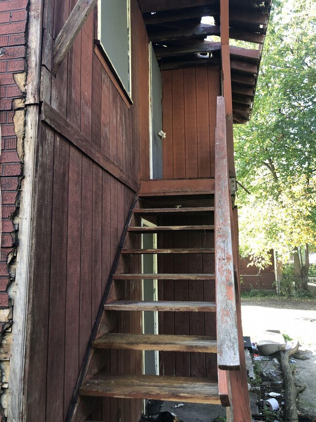 915 Strong St, Schenectady, NY 12307 - photo 6