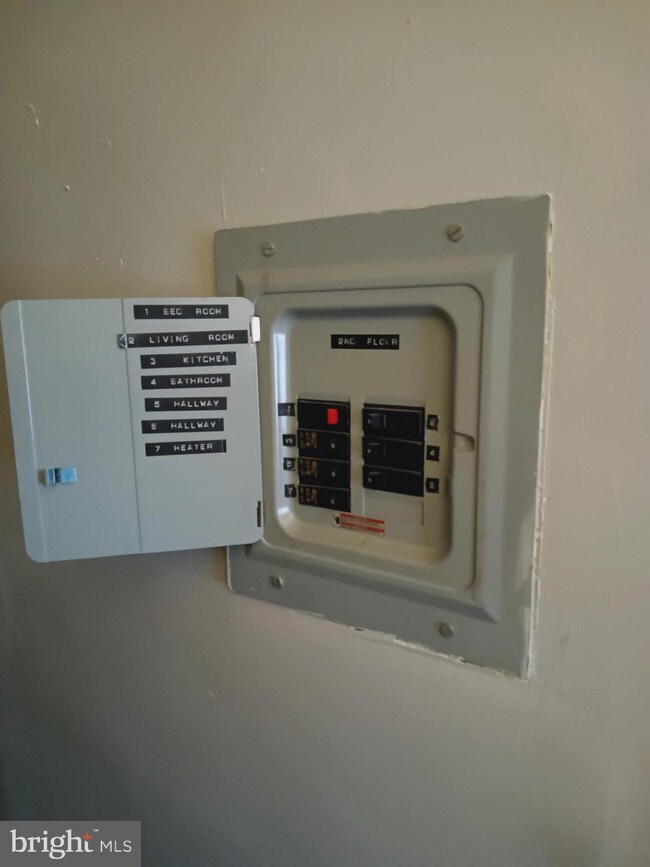 117 N Front St, Darby, PA 19023 - photo 4