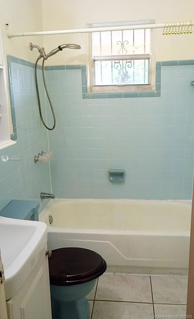 10430 NW 35th Place, Miami, FL 33147 - photo 4