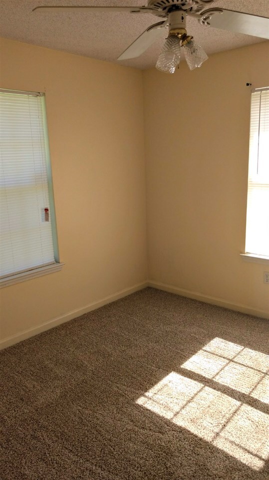 33 Mill Hollow Dr, Crawfordville, FL 32327 - photo 2