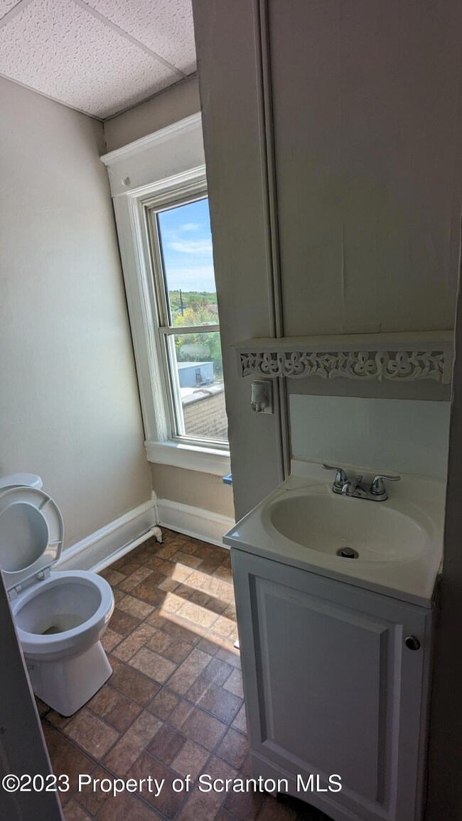 1406 Linden St, Scranton, PA 18510 - photo 7