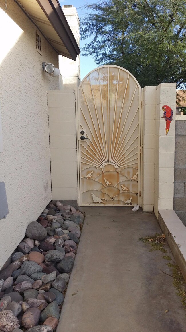 West Side Entry, Rod Iron