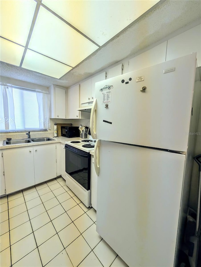 3559 Lake Bayshore Dr unit J-204, Bradenton, FL 34205 - photo 5