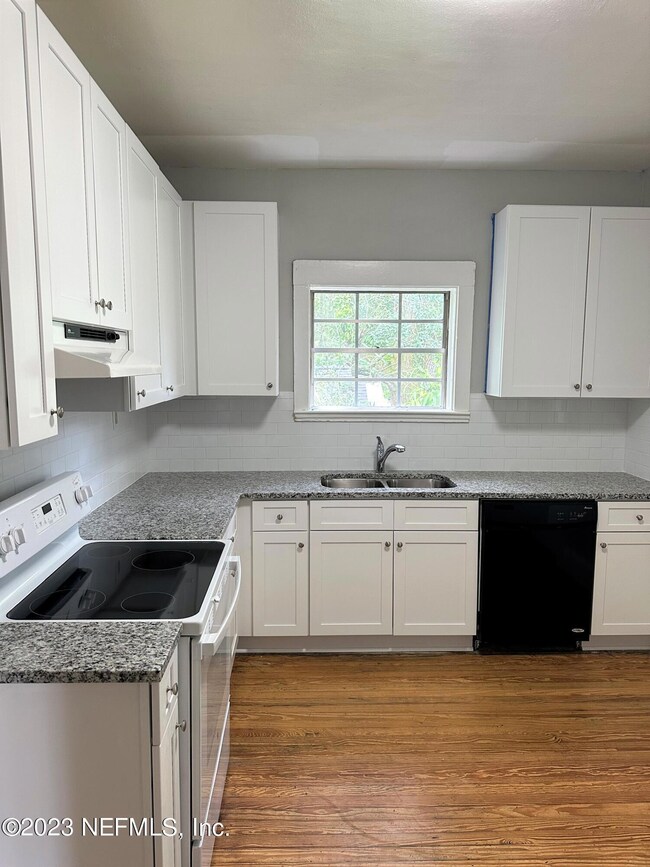 1418 Dancy St, Jacksonville, FL 32205 - photo 7