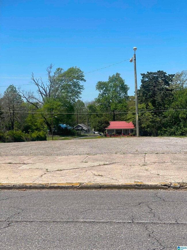 2420 Noble St unit 5 & 6, Anniston, AL 36201 - photo 3