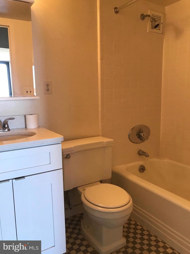 Society Hill Towers unit 29EFW, Philadelphia, PA 19106 - photo 4