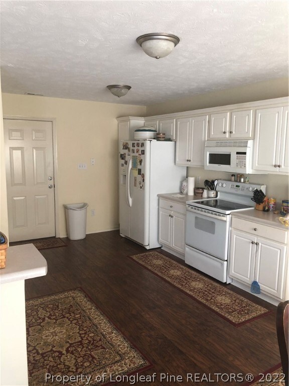NEW FLOORING KITCHEN