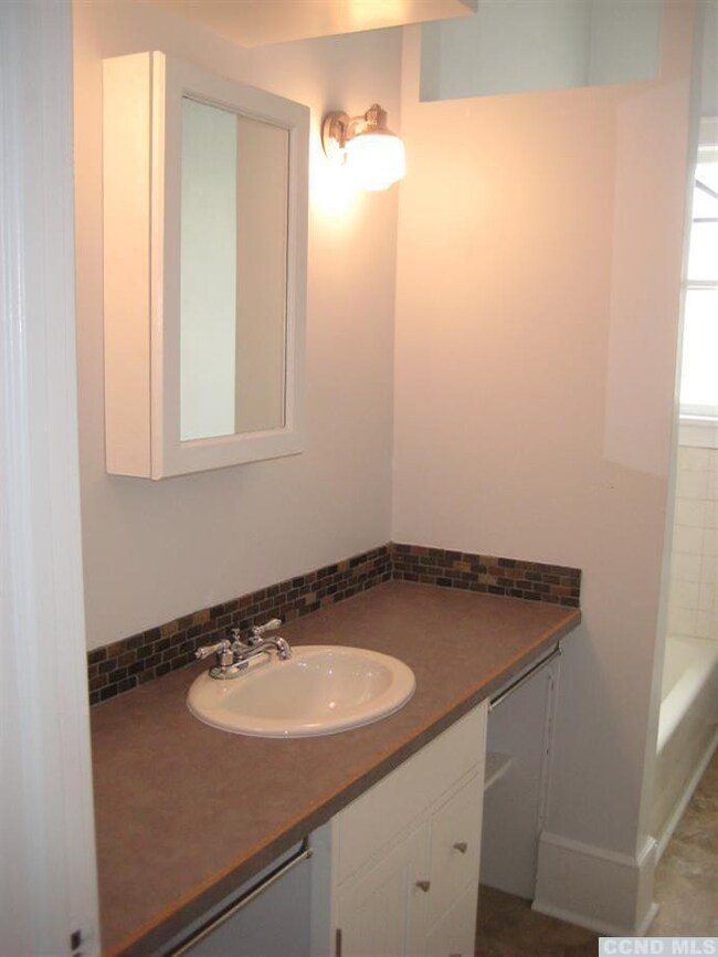 445 Warren St, Hudson, NY 12534 - photo 3