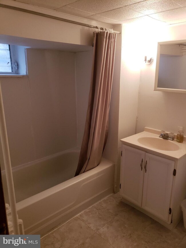 127 Springfield Ave unit LOWER LEVEL, Bala Cynwyd, PA 19004 - photo 6