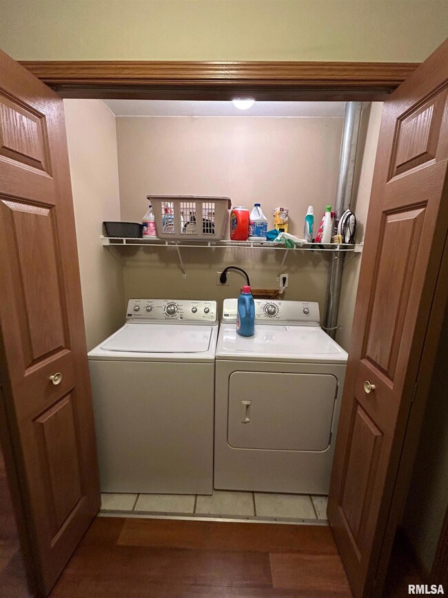 3881 W Palmyra Ct unit 18, Peoria, IL 61604 - photo 4