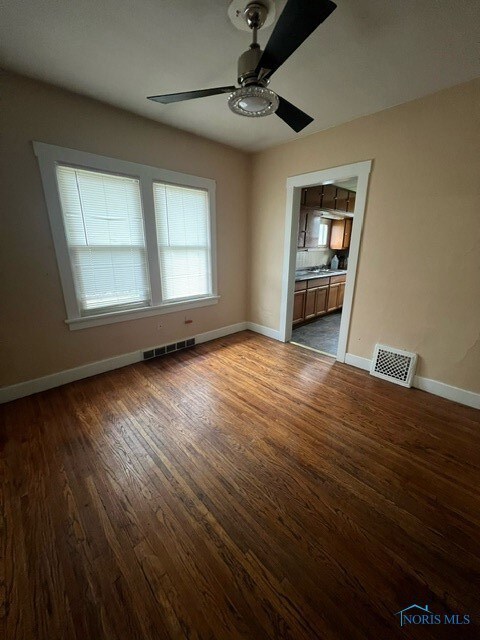 1936 Barrows St, Toledo, OH 43613 - photo 7