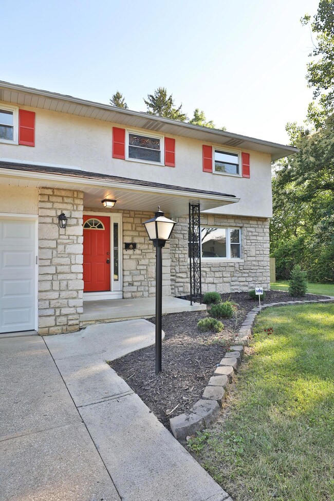 280 Larry Ln, Columbus, OH 43230 - photo 3