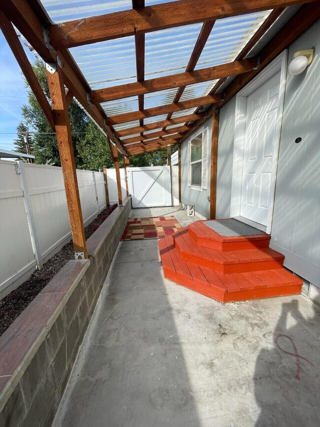 2405 Gettle St, Klamath Falls, OR 97603 - photo 3