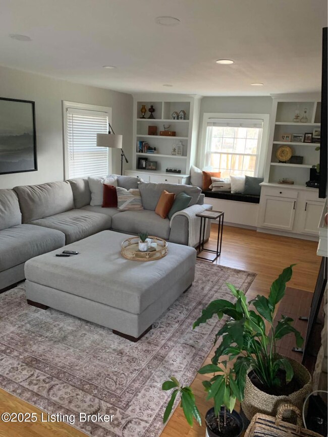 405 Breckenridge Ln, Louisville, KY 40207 - photo 5