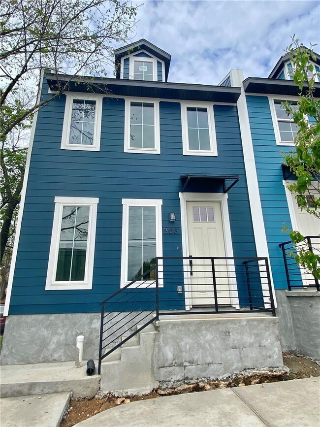 308 E Martin Luther King Blvd, Fayetteville, AR 72701 - photo 2