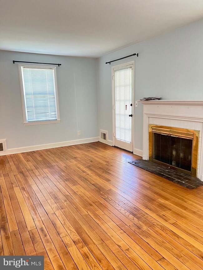 4604 Glenbrook Pkwy, Bethesda, MD 20814 - photo 5