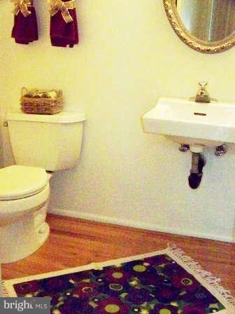 2035 Brooks Square Place, Falls Church, VA 22043 - photo 5