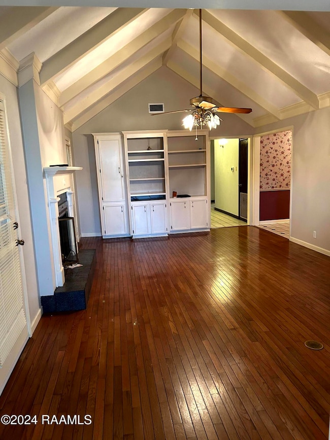 LivingRoom to Hallway