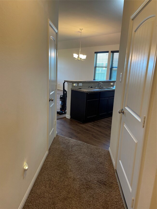 10647 Jordan Heights Dr, Houston, TX 77016 - photo 7