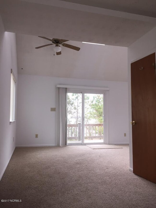 157 Sherrill Loop Rd unit 4, Sneads Ferry, NC 28460 - photo 2