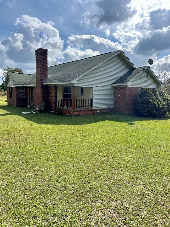 223 Walker Rd, Fitzgerald, GA 31750 - photo 2