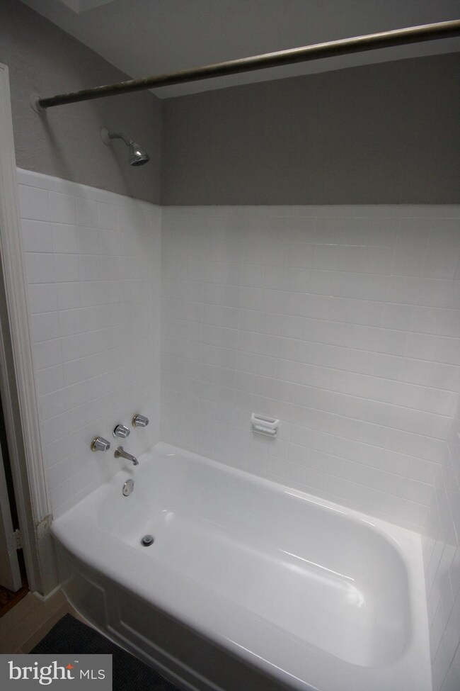 25 E Lynbrook Rd, Darby, PA 19023 - photo 6