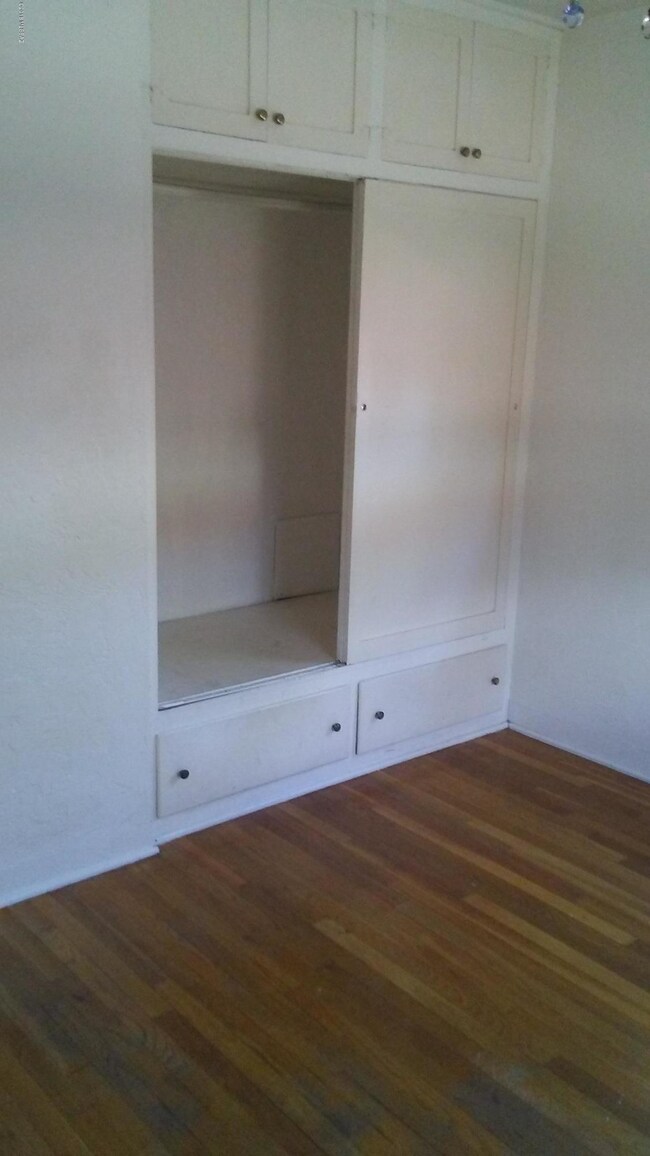 2441 E Helen St, Tucson, AZ 85719 - photo 6