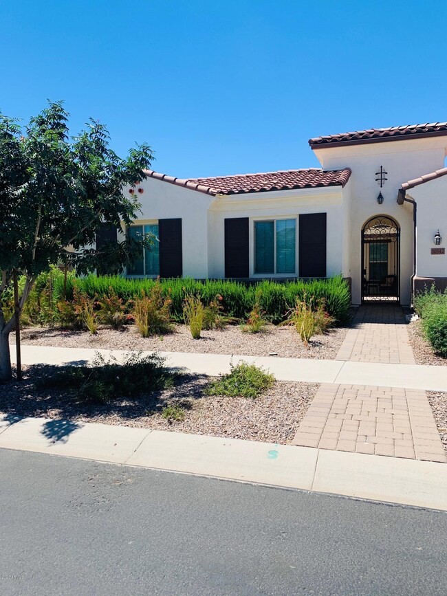 1BDDD026-2765-40F1-856D-C4F5DE3453E0