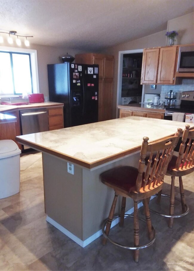 20153 Lyon Ct, Bend, OR 97702 - photo 3