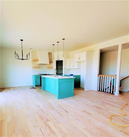 Gorgeous red oak hardwood floors throughout!