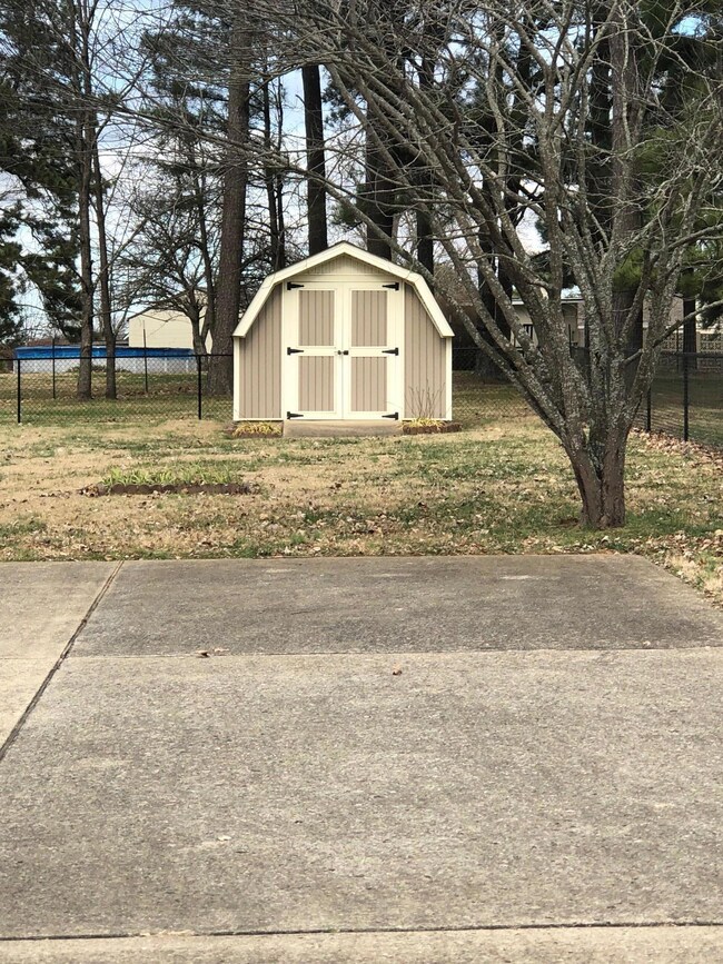 204 Woodmont Dr, Shelbyville, TN 37160 - photo 5