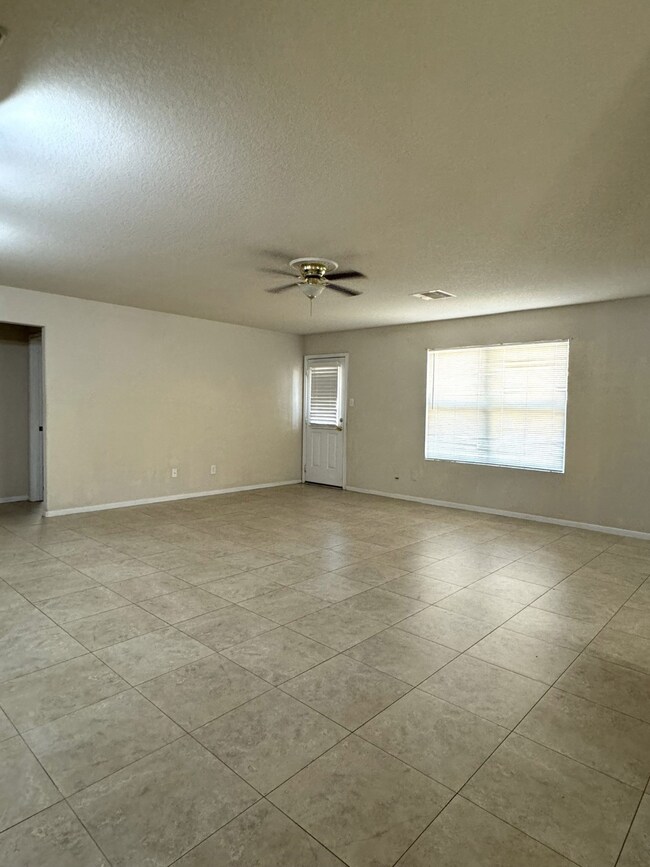 7703 Westington Ln, Houston, TX 77040 - photo 3