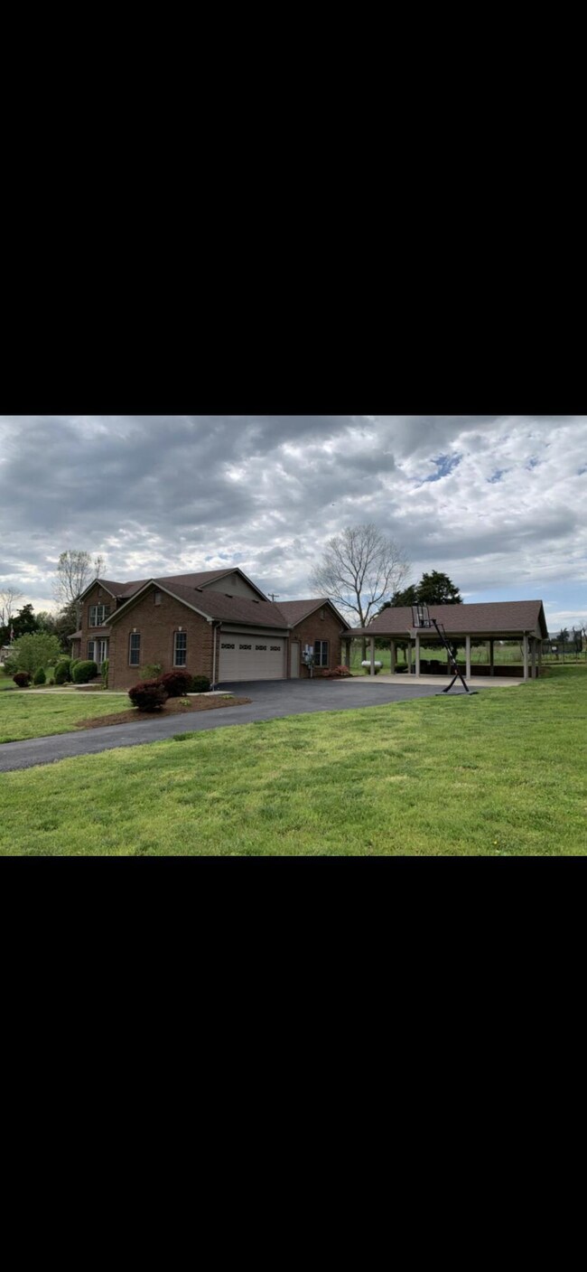 190 Gwinn Island Rd, Danville, KY 40422 - photo 4