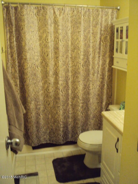 4145 Litchfield Dr, Dorr, MI 49323 - photo 2