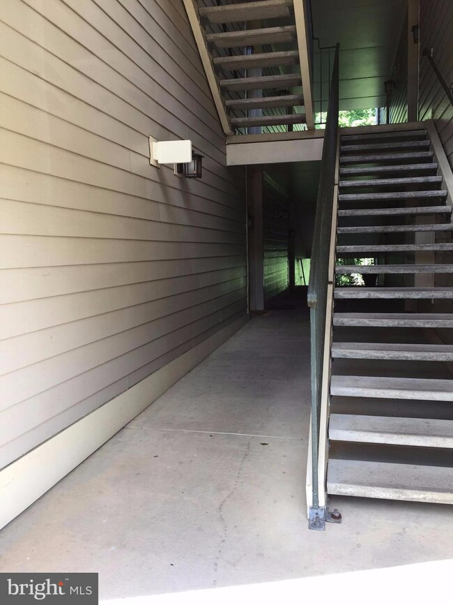 137 Timberbrook Ln unit 101, Gaithersburg, MD 20878 - photo 5