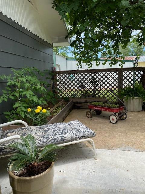 MG- 189Raised beds