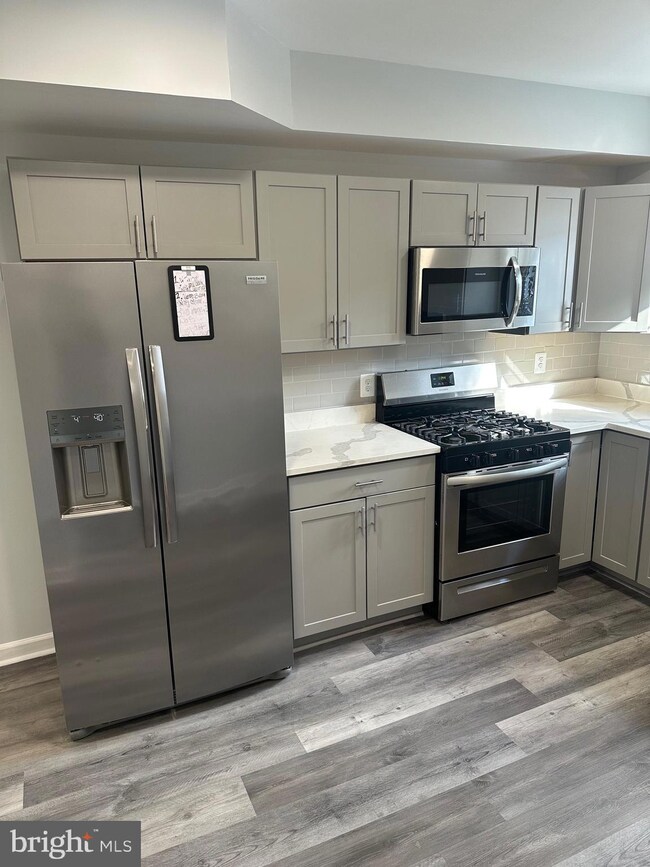 1337 Sargeant St, Baltimore, MD 21223 - photo 7